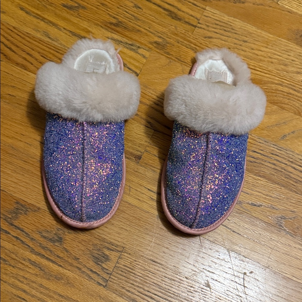 UGG Size 9 Women’s Sparkly Blue and Pink Slippers with Fur Trim